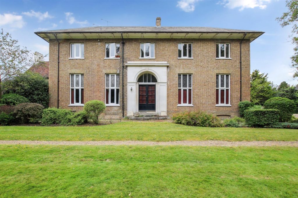 Manor Road, Bexley Village